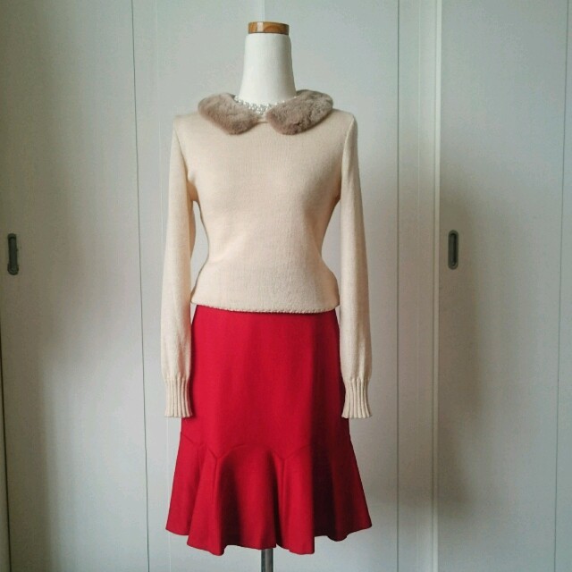 LOUNIE(ルーニィ)のLOUNIE☆真っ赤ウールスカート未使用 レディースのスカート(ひざ丈スカート)の商品写真