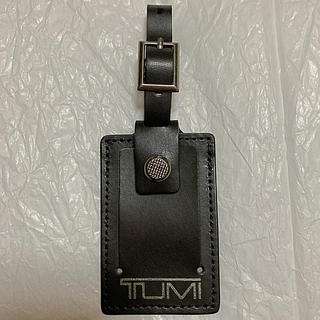 トゥミ(TUMI)のTUMI ネームタグ 新品 こげ茶 ロゴシルバー(ビジネスバッグ)