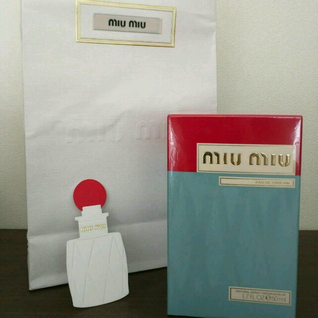 miumiu(ミュウミュウ)のミュウミュウ　オードパルファム　50ml コスメ/美容の香水(香水(女性用))の商品写真