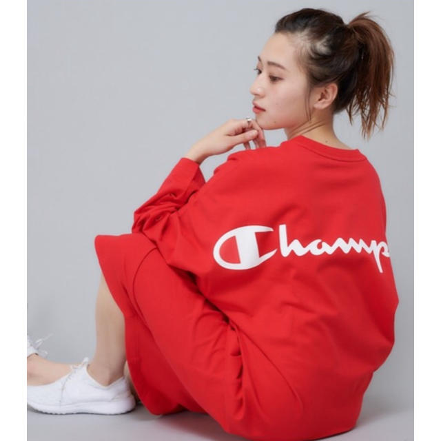 Champion(チャンピオン)の最終値下げ　チャンピオン　Tシャツワンピース　ロンT  ロングワンピース　レッド レディースのワンピース(ロングワンピース/マキシワンピース)の商品写真