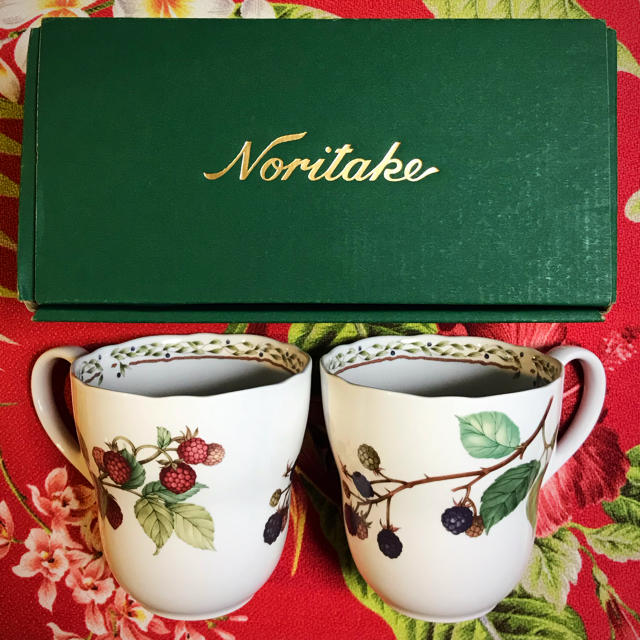 Noritake(ノリタケ)のNoritake■ノリタケ ロイヤルオーチャード■ティーカップ マグペア■新品 インテリア/住まい/日用品のキッチン/食器(グラス/カップ)の商品写真