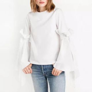 ザラ(ZARA)の最終価格セール❤️変形スリーブ　ベルスリープ　カットソー(カットソー(長袖/七分))