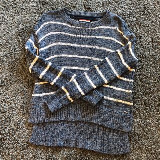 トミーヒルフィガー(TOMMY HILFIGER)のトミヒル　トップス　ストライプsサイズ薄手ニット(ニット/セーター)