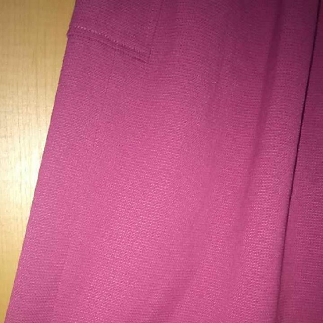 12Twelve Agenda(トゥエルブアジェンダ)の12アジェンダ　ボルドー色スカート レディースのスカート(ひざ丈スカート)の商品写真