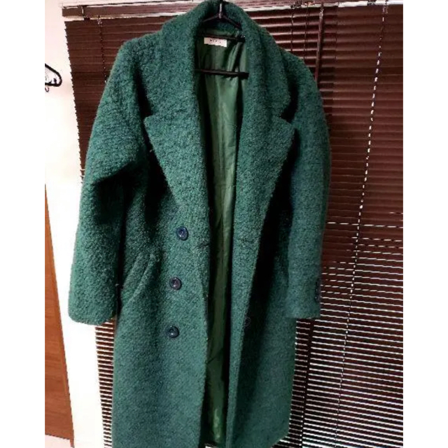EVRIS(エヴリス)のエヴリス　グリーン　ロングコート レディースのジャケット/アウター(ロングコート)の商品写真