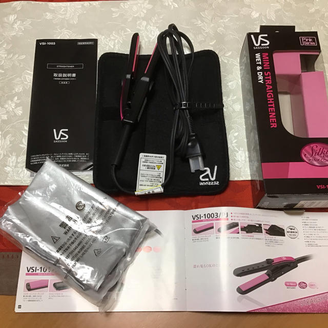 ビダルサスーン、ストレートアイロン VSI-1003/PJ  スマホ/家電/カメラの美容/健康(ヘアアイロン)の商品写真