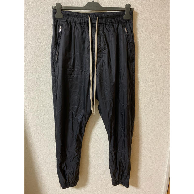 Rick Owens(リックオウエンス)のRick Owens Black Nylon Track Pants リック メンズのパンツ(ワークパンツ/カーゴパンツ)の商品写真