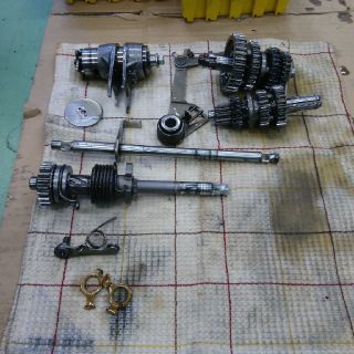 ホンダ(ホンダ)のスーパーカブ純正4速ミッションASSY(パーツ)