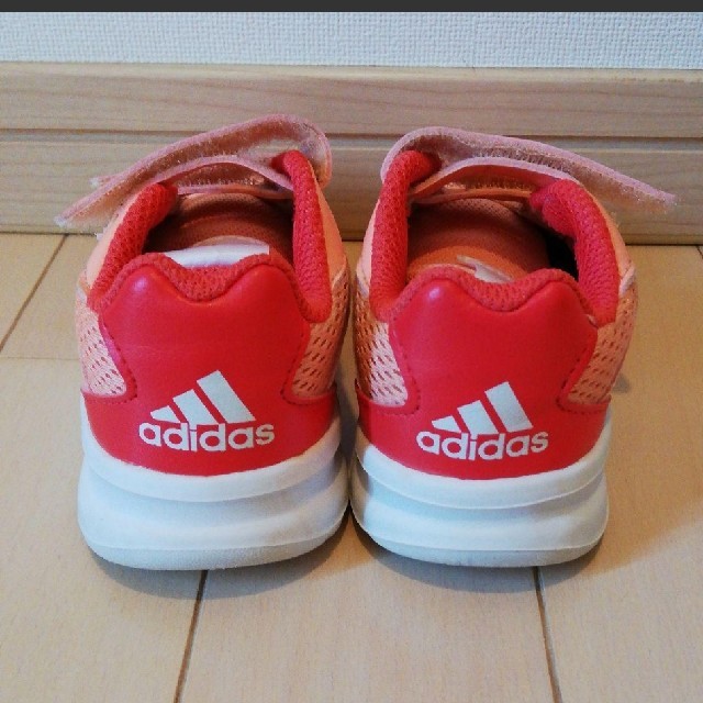 adidas(アディダス)のスニーカー　アディダス　14 キッズ/ベビー/マタニティのベビー靴/シューズ(~14cm)(スニーカー)の商品写真