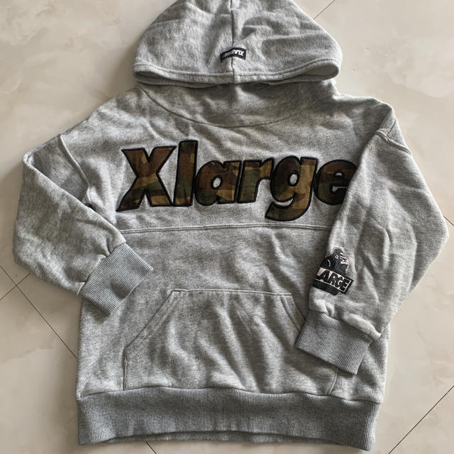 XLARGE(エクストララージ)のxlarge パーカー　110 キッズ/ベビー/マタニティのキッズ服男の子用(90cm~)(Tシャツ/カットソー)の商品写真