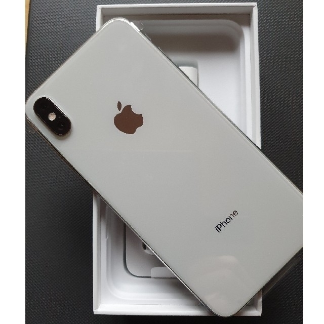 iPhoneXS MAX 64GB SILVER SIMフリー。