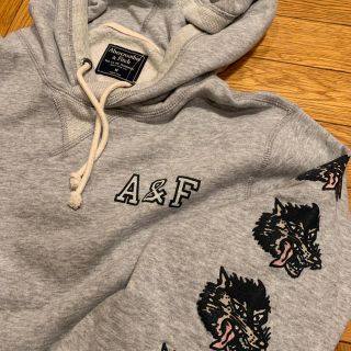 アバクロンビーアンドフィッチ(Abercrombie&Fitch)の《新品タグ付き》Abercrombie&Fitch ウルフパーカー(パーカー)