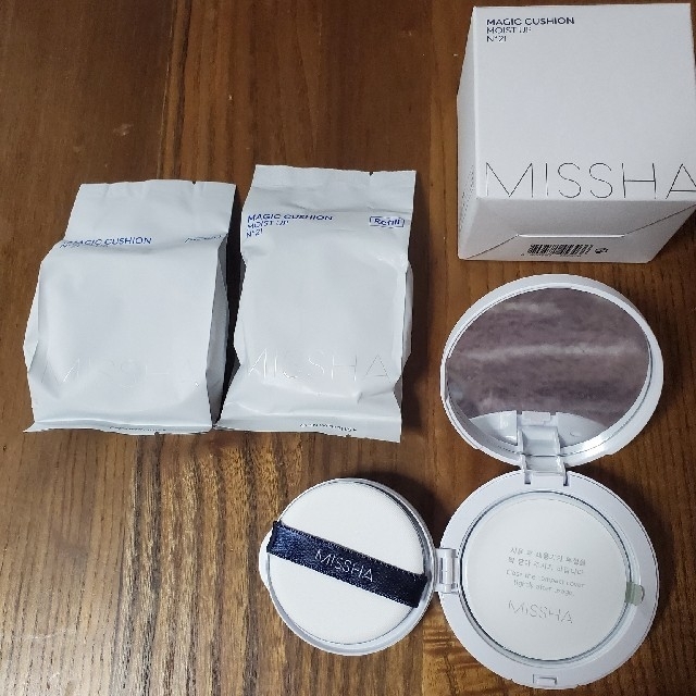 MISSHA(ミシャ)のMISSHA ミシャモイストアップファンデーション本体+パフ+レフィル2個 コスメ/美容のベースメイク/化粧品(ファンデーション)の商品写真