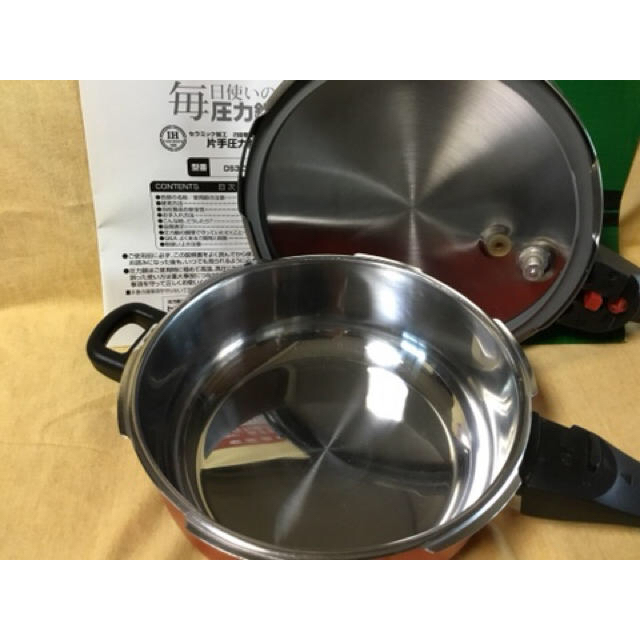 圧力鍋　ドウシシャ　3L セラミック加工 インテリア/住まい/日用品のキッチン/食器(鍋/フライパン)の商品写真
