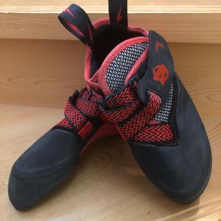 スポルティバ(LA SPORTIVA)の美品　イボルブ  アグロ　US9.5(登山用品)