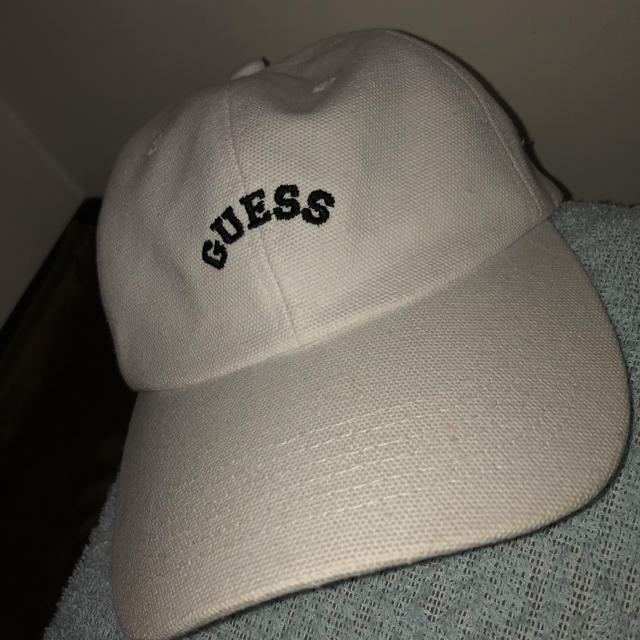 GUESS(ゲス)の[美品] Guess cap ゲス キャップ 帽子 メンズの帽子(キャップ)の商品写真