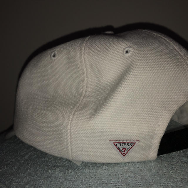 GUESS(ゲス)の[美品] Guess cap ゲス キャップ 帽子 メンズの帽子(キャップ)の商品写真
