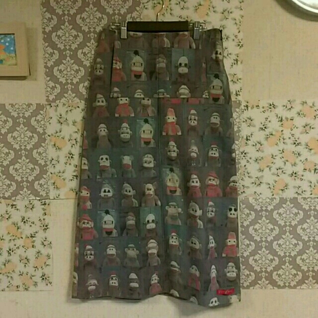 HANJIRO(ハンジロー)のソックモンキー柄ロングスカート☆ レディースのスカート(ロングスカート)の商品写真