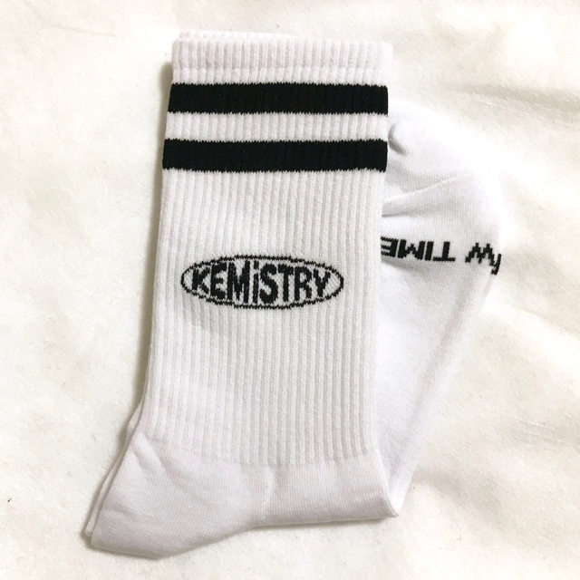 iKON(アイコン)の【 るぅさま専用 】3足 BLACK・RED iKON KEMiSTRYソックス エンタメ/ホビーのタレントグッズ(アイドルグッズ)の商品写真