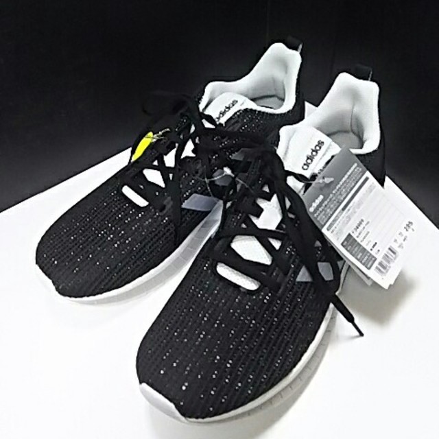adidas(アディダス)の最値定価8789円!新品!アディダス クエスター TND スニーカー 28.5 メンズの靴/シューズ(スニーカー)の商品写真