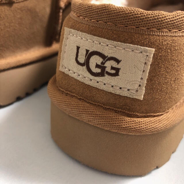 UGG(アグ)のUGG  CLASSIC SLIPPER クラシックスリッパ キャメル 新品 レディースの靴/シューズ(スリッポン/モカシン)の商品写真