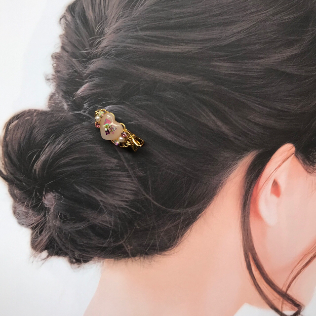 ハートのヘアクリップ ハンドメイドのアクセサリー(ヘアアクセサリー)の商品写真