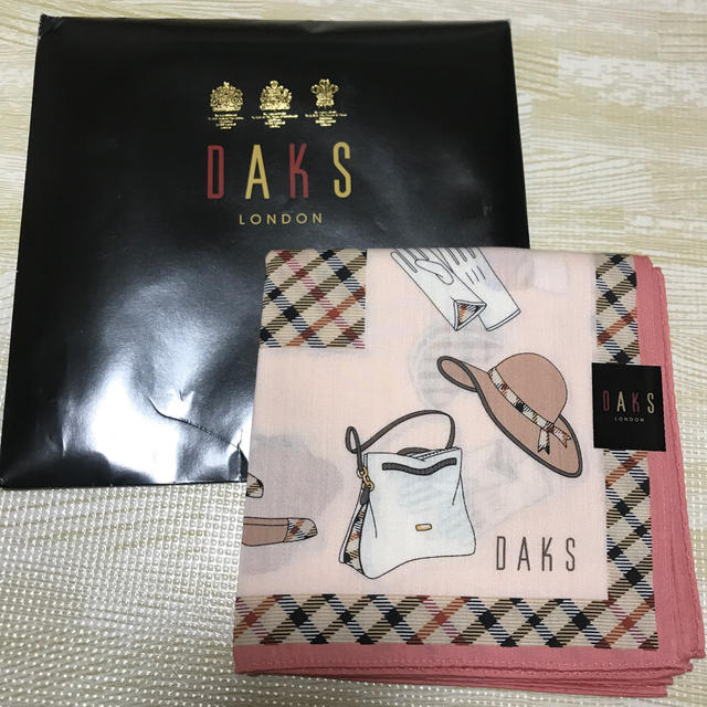 DAKS(ダックス)の【新品】ブランドハンカチーフ2枚 DAKS LANVIN  レディースのファッション小物(ハンカチ)の商品写真