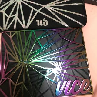 アーバンディケイ(Urban Decay)のUrban Decay Vice4 20色アイシャドーパレット 美品(アイシャドウ)