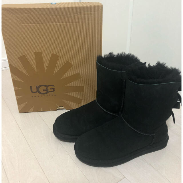 UGG(アグ)の最終値下げUGG ムートン　 レディースの靴/シューズ(ブーツ)の商品写真