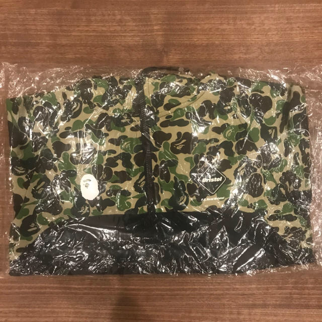 A BATHING APE(アベイシングエイプ)のBAPE X FCRB VENTILATION HOODIE XL メンズのジャケット/アウター(マウンテンパーカー)の商品写真