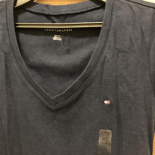 TOMMY HILFIGER(トミーヒルフィガー)の新品 値札ありトミーヒルフィガー ネイビー 半袖Tシャツ レディースのトップス(Tシャツ(半袖/袖なし))の商品写真