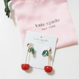 ケイトスペードニューヨーク(kate spade new york)の【新品】kate spade ケイトスペード  ピアス　ハンガーチェリー　(ピアス)