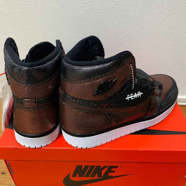 NIKE(ナイキ)のAIR JORDAN 1 RETRO HIGH OG FEARLESS レディースの靴/シューズ(スニーカー)の商品写真