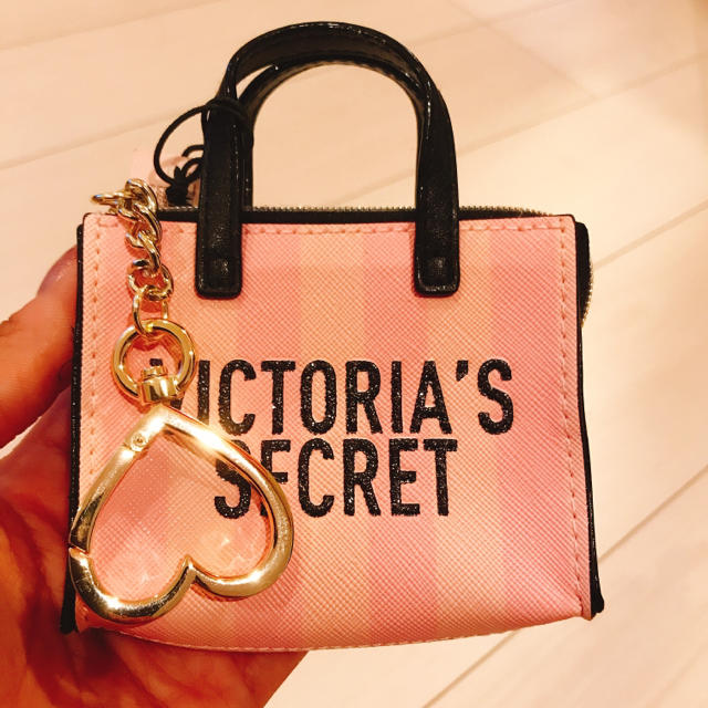 Victoria's Secret(ヴィクトリアズシークレット)のヴィクシー　バッグチャーム　❤️ ハンドメイドのファッション小物(バッグチャーム)の商品写真