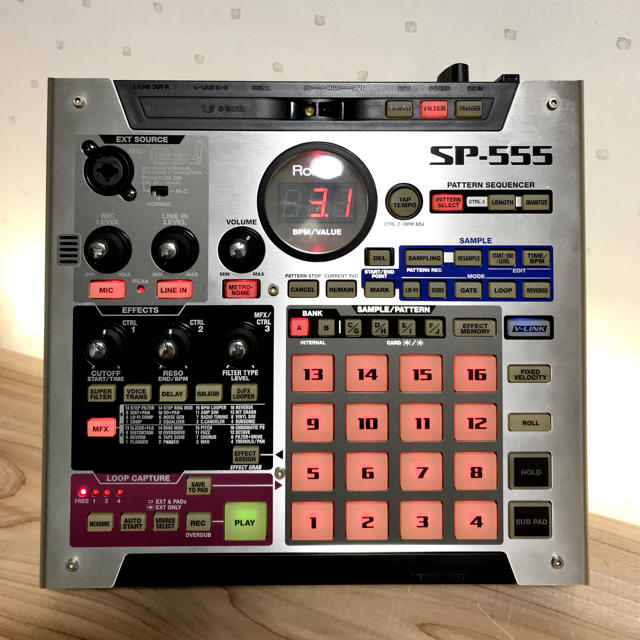 Roland(ローランド)のSP-555 ROLAND サンプラー 楽器のDTM/DAW(その他)の商品写真