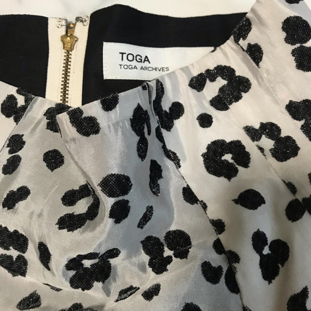 TOGA(トーガ)のToga レオパードスカート  レディースのスカート(ひざ丈スカート)の商品写真