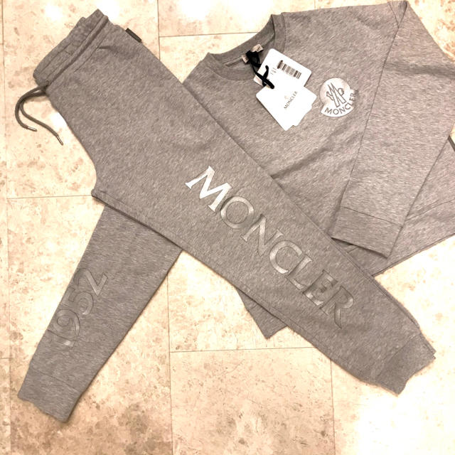 MONCLER(モンクレール)の新品未使用❣️ モンクレール ジーニアス 2 1952 スウェット レディースのトップス(トレーナー/スウェット)の商品写真