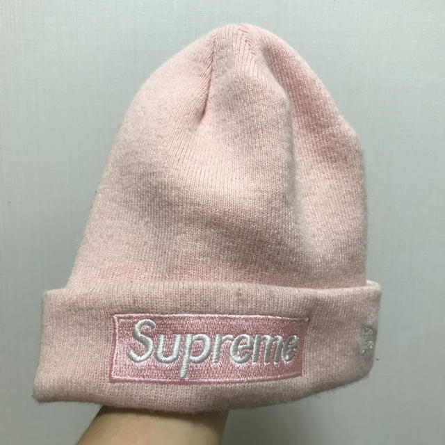 Supreme(シュプリーム)のsupreme Boxビーニーpink メンズの帽子(ニット帽/ビーニー)の商品写真