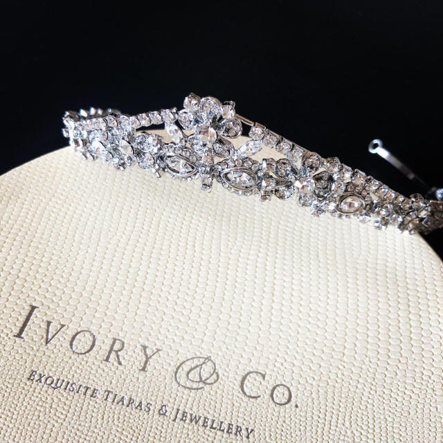 Vera Wang(ヴェラウォン)のIvory & Co  ティアラ Rowena ハンドメイドのウェディング(ヘッドドレス/ドレス)の商品写真