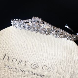 ヴェラウォン(Vera Wang)のIvory & Co  ティアラ Rowena(ヘッドドレス/ドレス)