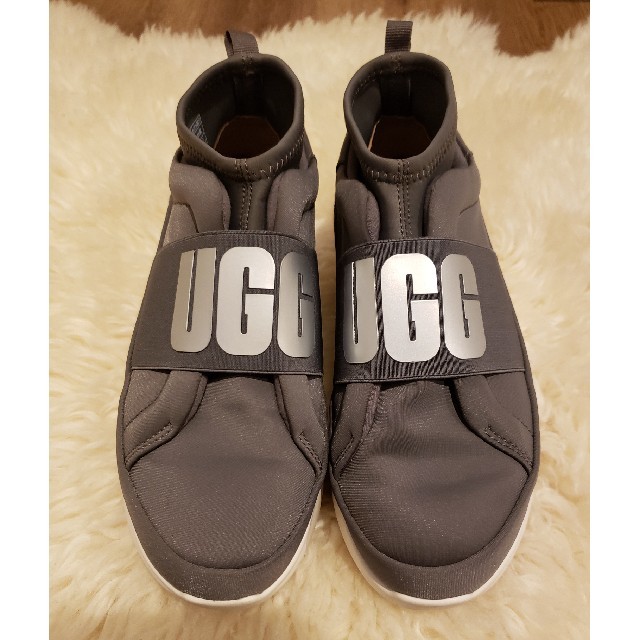 UGG　ニュートラスニーカー