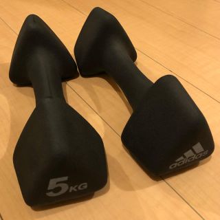 アディダス(adidas)のアディダス/ダンベル/5kg/2個セット(トレーニング用品)