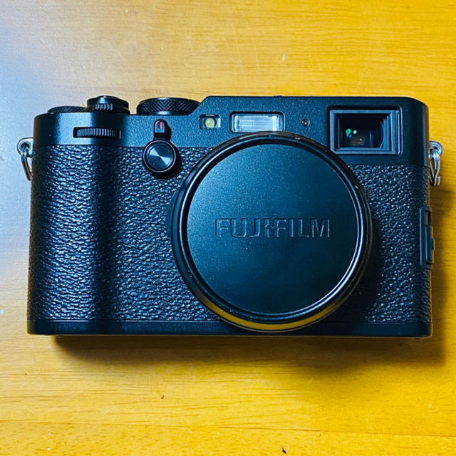 【美品】FUJIFILM X100F ブラック デジカメ