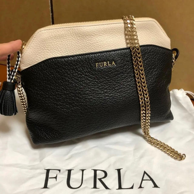 Furla(フルラ)のフルラショルダーバッグ　プラダ、ヴィトン、セリーヌ好き レディースのバッグ(ショルダーバッグ)の商品写真