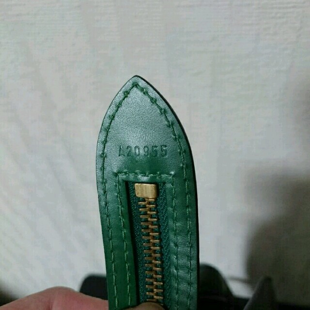 LOUIS エピ バッグの通販 by yk's shop|ルイヴィトンならラクマ VUITTON - ルイヴィトン 定番超激得