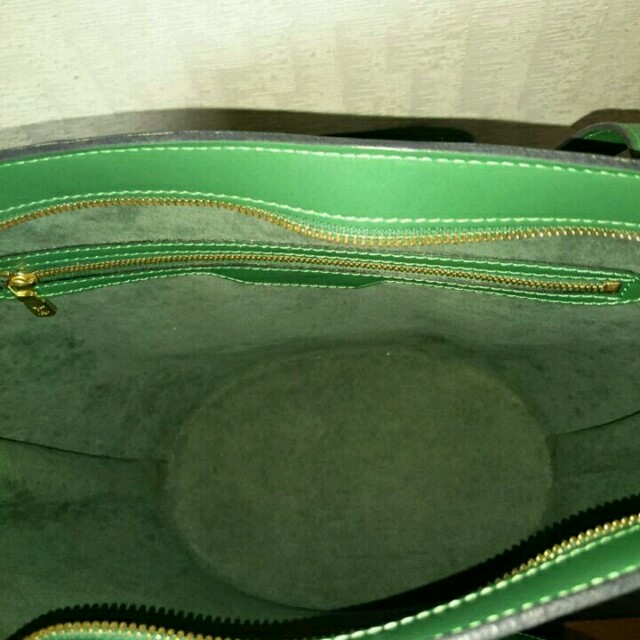 LOUIS エピ バッグの通販 by yk's shop|ルイヴィトンならラクマ VUITTON - ルイヴィトン 定番超激得