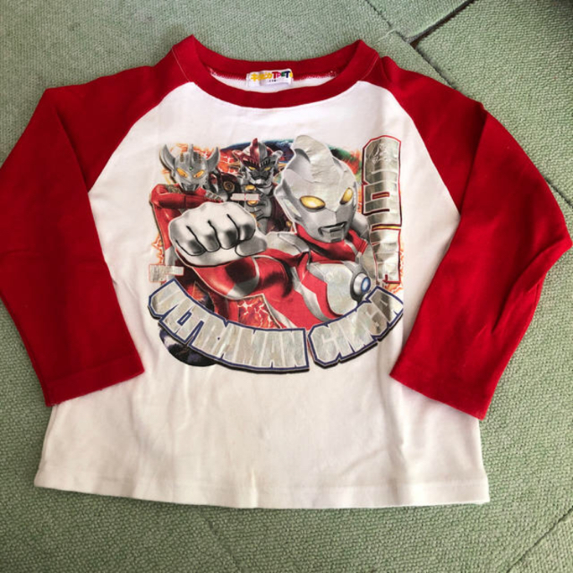 BANDAI(バンダイ)のウルトラマン　110センチ キッズ/ベビー/マタニティのキッズ服男の子用(90cm~)(Tシャツ/カットソー)の商品写真