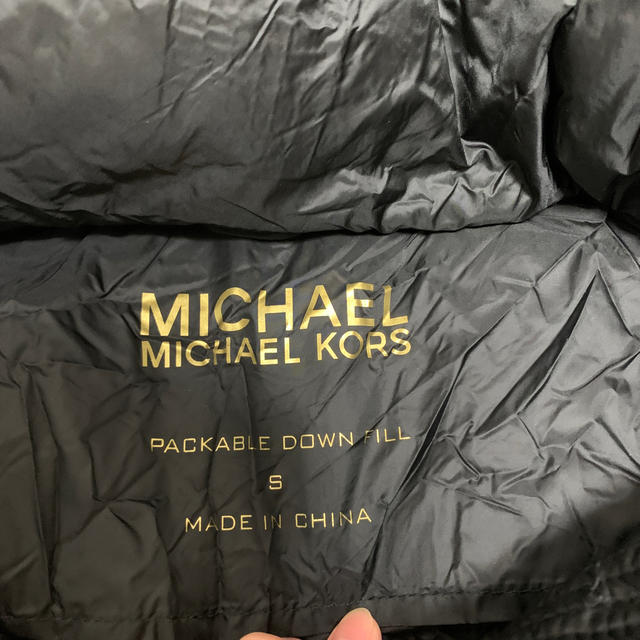 Michael Kors(マイケルコース)のクリスマス前セール！新品タグ付！マイケルコースのダウンコート　ポケッタブル レディースのジャケット/アウター(ダウンコート)の商品写真