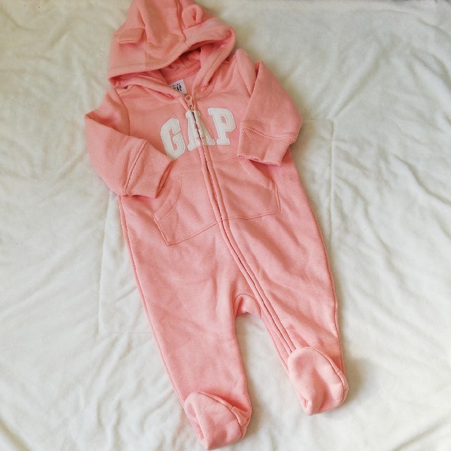 babyGAP(ベビーギャップ)の新品未使用 babyGAP  キッズ/ベビー/マタニティのベビー服(~85cm)(ロンパース)の商品写真