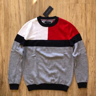 トミーヒルフィガー(TOMMY HILFIGER)のトミーヒルフィガー　グレー　ニット(ニット/セーター)